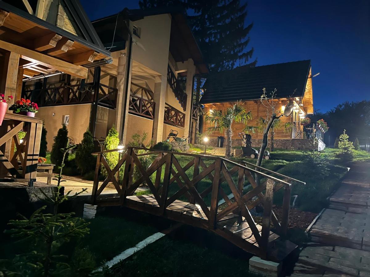 Apartmani Joka I Drvene Kucice ヴルドニーク エクステリア 写真